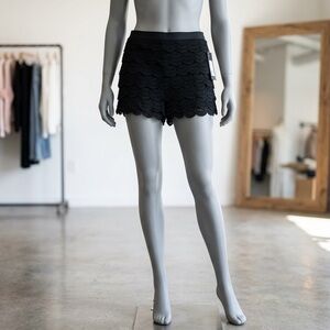 Lace Tiered Shorts W 15”-17” Hip 18” inseam 3”